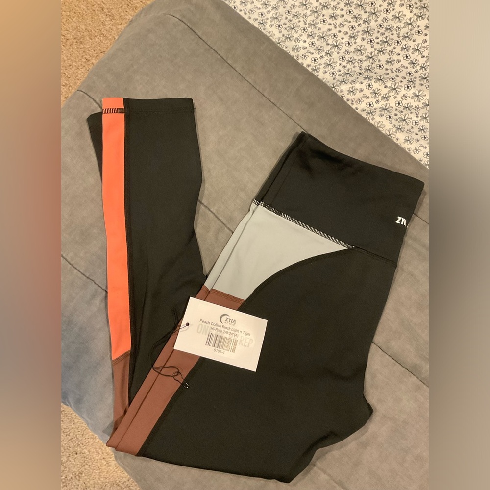 Zyia Leggings